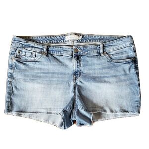 Torrid Classic Cutoffs Jean Shorts Light Wash Size 24